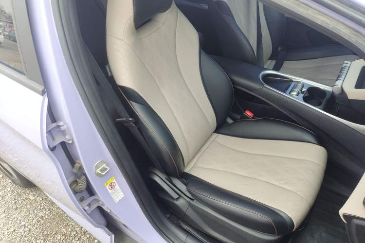 Used BYD Dolphin 2023 420 km Free Version
