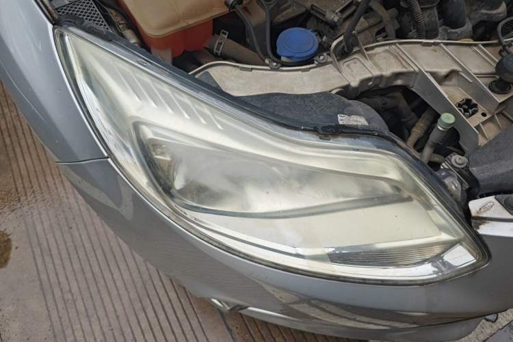 Used Ford Focus 2012 Sedan 1.6L Manual Fashion Edition Right Front Headlight