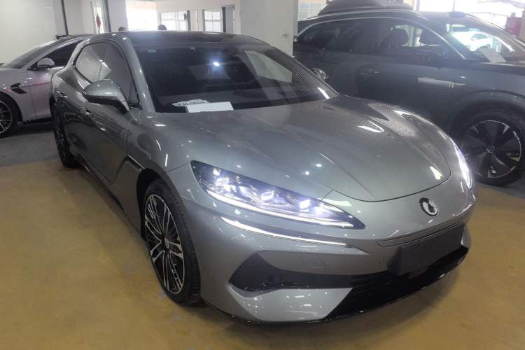 Used Denza Z9GT 2024 1100 Four-Wheel Drive Ultra Version Front Right 45 Deg