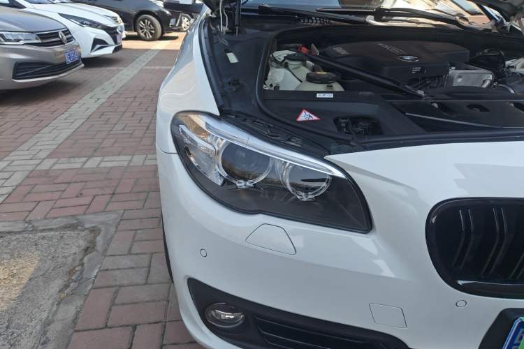 Used BMW 5 Series 2014 520Li Elegant Model
