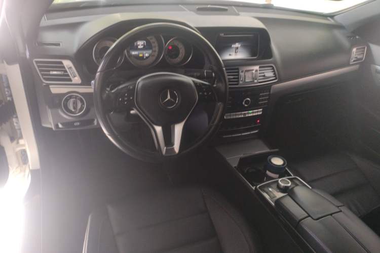 Used Mercedes-Benz E-Class 2014 E 260 Convertible Coupe Center Console