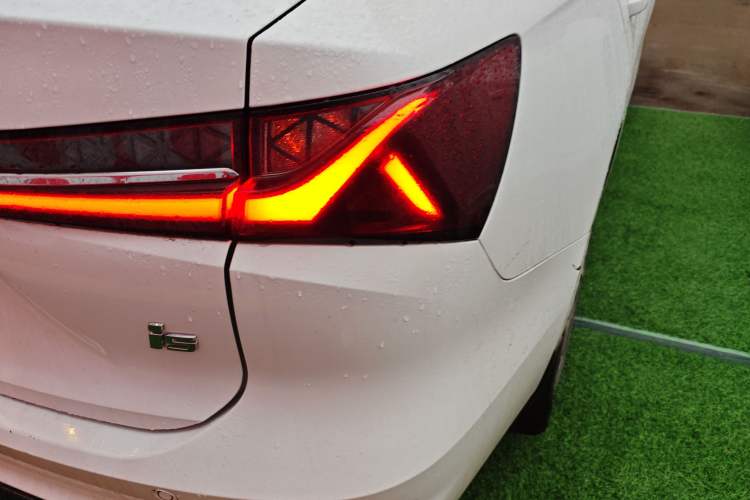 Used Roewe i5 2023 1.5L CVT Luxury Edition