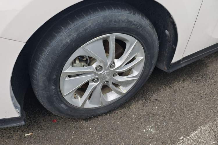 Used Buick Velite 6 2022 Plug-in Hybrid Connected & Shared Model Left Front Wheel Hub