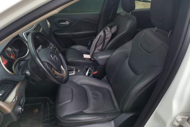 Used Jeep Cherokee 2017 2.0L Superior Edition