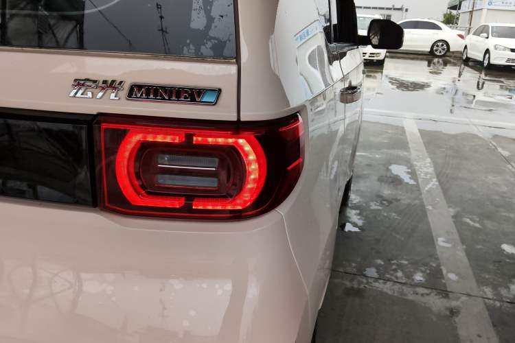 Used Wuling Hongguang MINIEV 2021 Macaron Fashion Model Lithium Iron Phosphate
