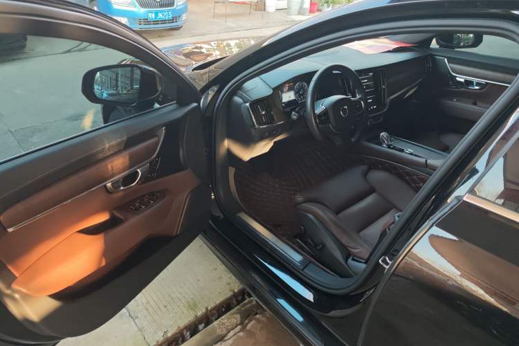 Used Volvo S90 2021 B5 Zhiyuan Luxury Edition
