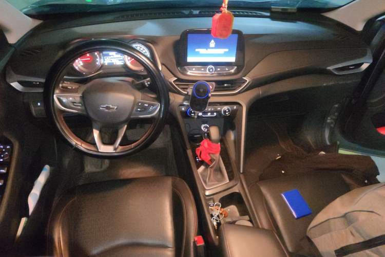 Used Chevrolet Orlando 2019 Redline 530T Automatic Enjoyment Version (5+2 Seating) China VI Center Console