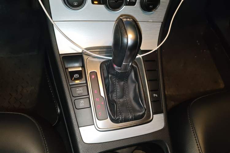 Used Volkswagen Magotan 2015 1.8TSI Advanced Model Gear Lever