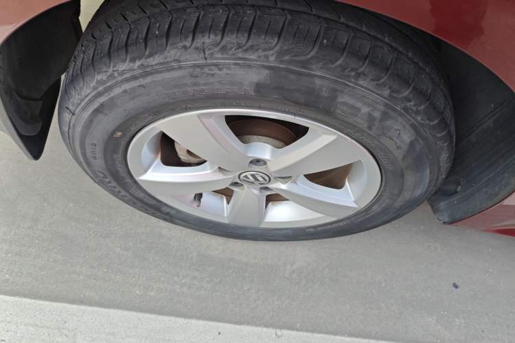 Used Volkswagen Gran Lavida 2013 1.6L Automatic Fashion Model