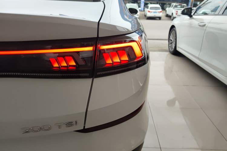 Used Volkswagen Lamando 2024 Lingdu L 200TSI DSG Trendy & Spicy Edition Exterior 3