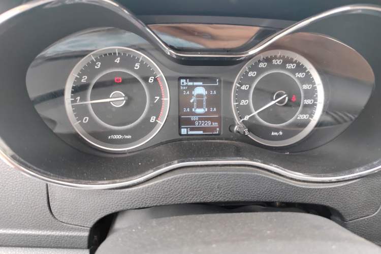 Used Baojun 560 2015 1.8L manual luxury version Instrument Cluster