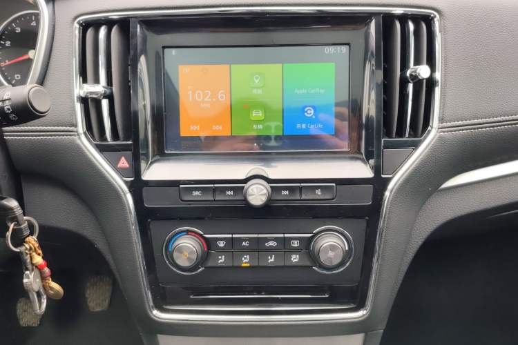 Used Roewe RX5 2018 20T Two-Wheel Drive Manual Flagship Edition
