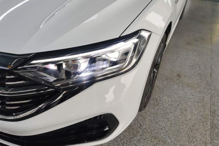 Used Volkswagen Sagitar 2023 300TSI DSG Excellence Edition Left Front Headlight