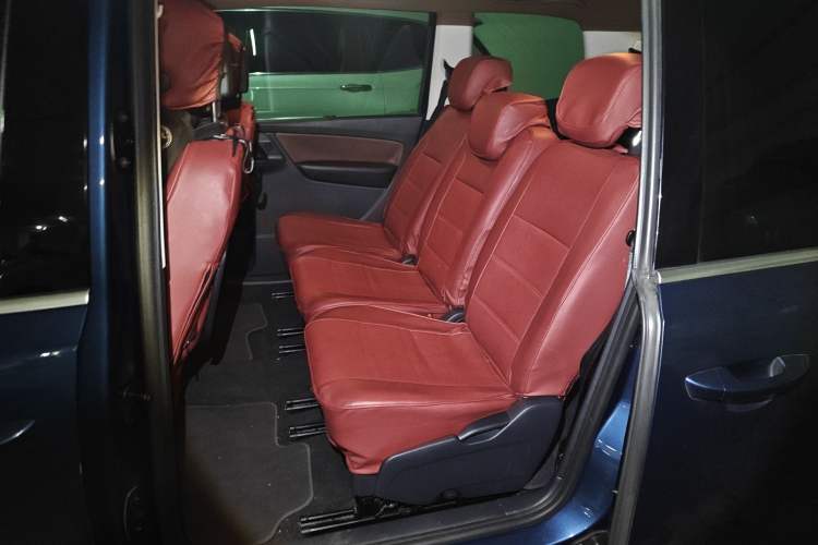 Used Volkswagen Sharan 2016 380TSI Clear Blue Limited Edition
