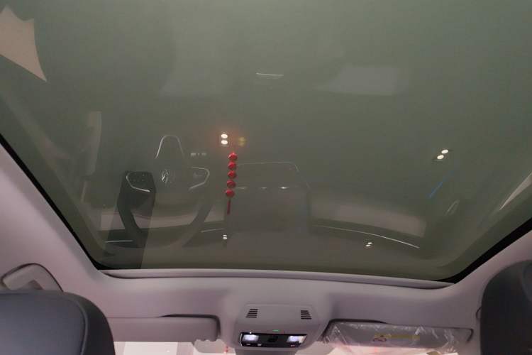 Used Volkswagen ID.7 VIZZION 2024 AIR model Headliner