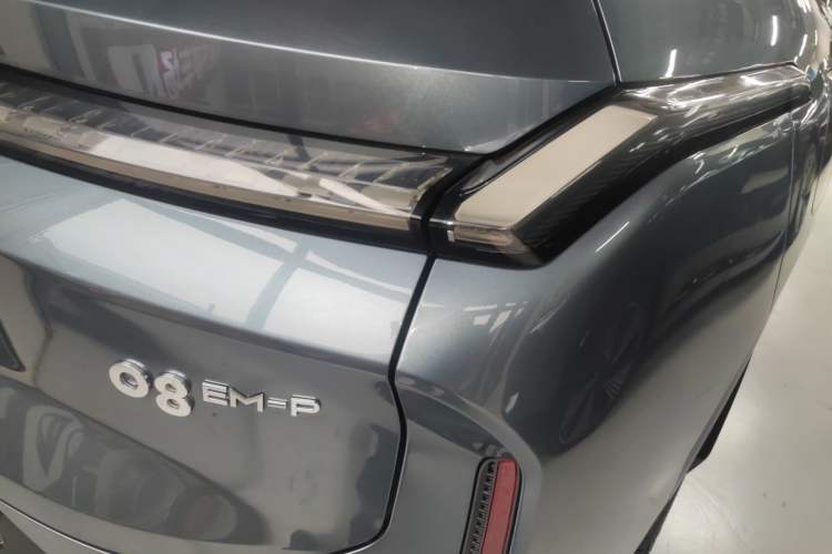 Used Lynk & Co 08 EM-P 2025 220 km All-Wheel-Drive Performance Halo
