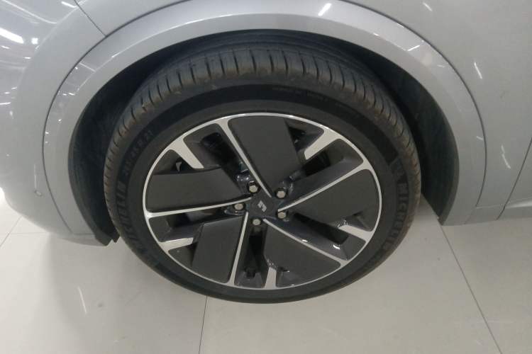 Used Li Auto L8 2025 Ultra Smart Refreshed Edition
