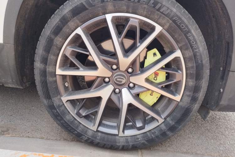 Used GAC Trumpchi GS8 2022 Linghang Series 2.0 TGDI Two-Wheel Drive Luxury Smart Connectivity Version (6 Seats) Right Front Wheel Hub