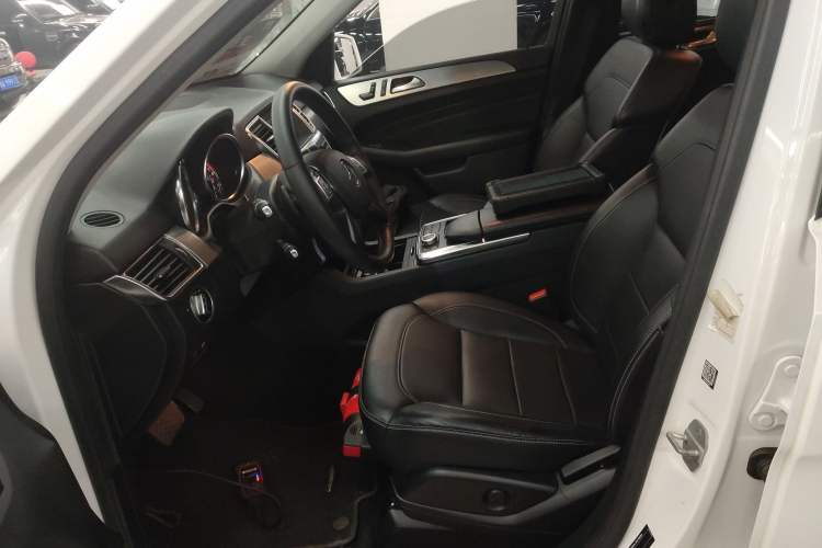 Used Mercedes-Benz M-Class 2014 ML 320 4MATIC Left Front Seat