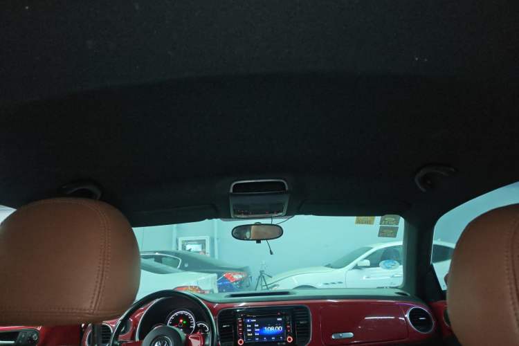 Used Volkswagen Beetle 2015 180TSI model
