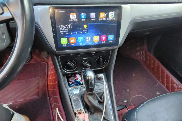 Used Volkswagen Lavida 2017 1.6L Automatic Comfort Edition
