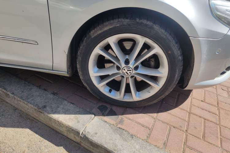 Used Volkswagen FAW-Volkswagen CC 2010 2.0 TSI Ultimate Edition Right Front Wheel Hub