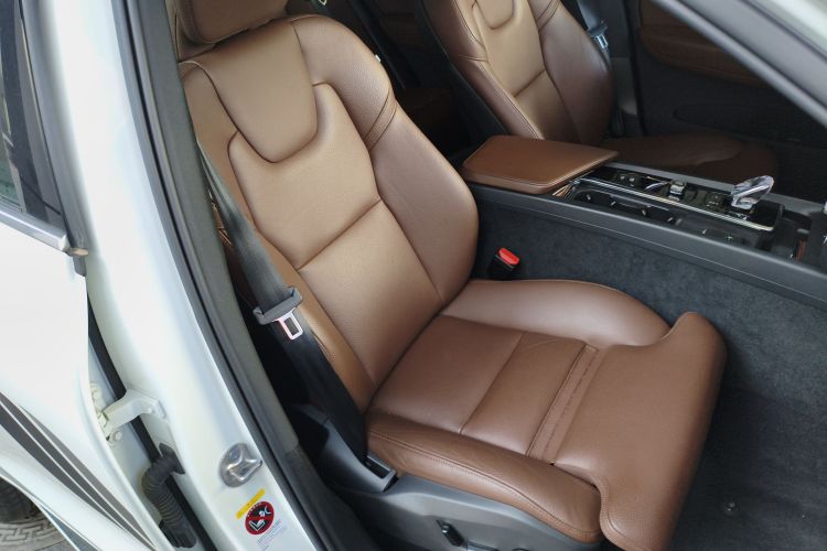 Used Volvo XC60 2025 B5 Four-Wheel Drive Smart & Advanced Luxury Edition