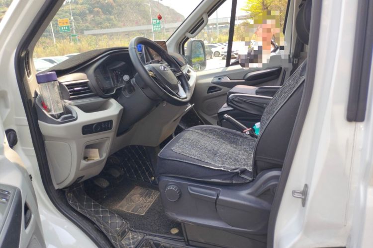 Used SAIC MAXUS Xintu V90 2022 2.0T Manual Zhiyun King Rear-Drive Long Wheelbase High-Roof with Single Rear Tire—6/7 Seats