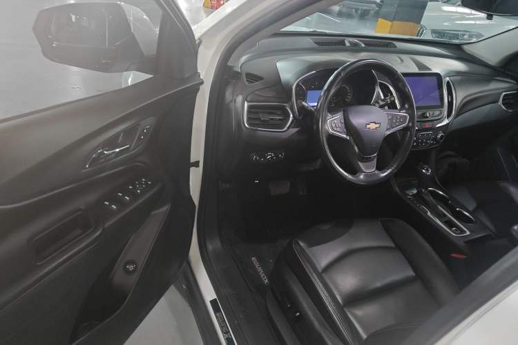Used Chevrolet Equinox 2019 535T Automatic YuJie Edition China VI
