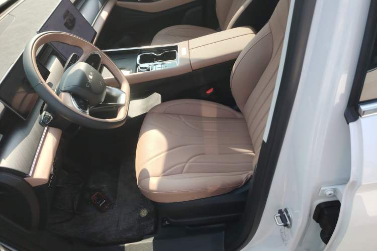 Used Chery Tiggo 8 L 2024 2.0T Two-Wheel Drive Comfort Edition 5 Seats
