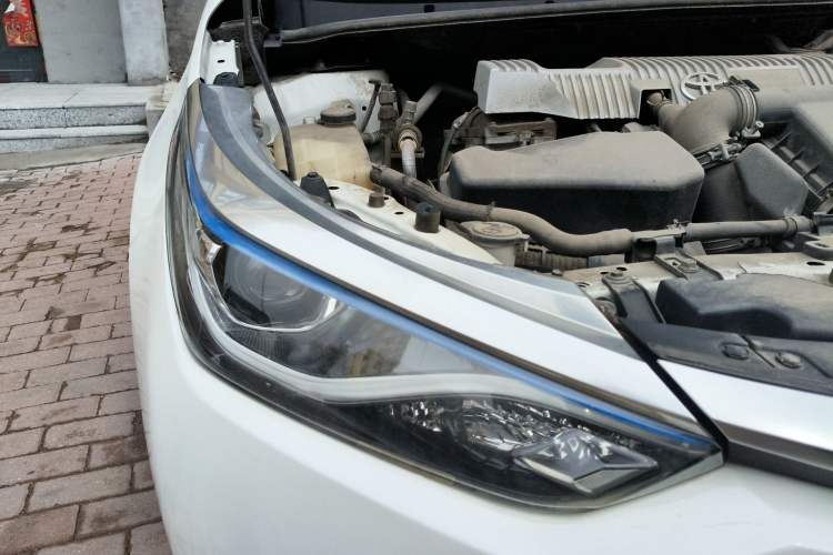 Used Toyota Levin 2017 Revised Dual-Engine 1.8H GS E-CVT Elite Sunroof Version China V Standard Right Front Headlight