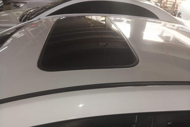 Used Geely Auto Emgrand 2016 Sedan 1.5L CVT Upward Version
