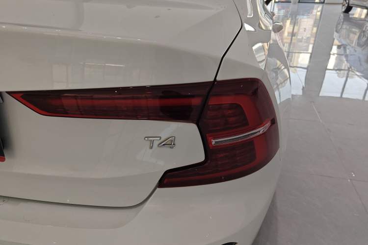 Used Volvo S60 2021 T4 Zhiyi Luxury Edition
