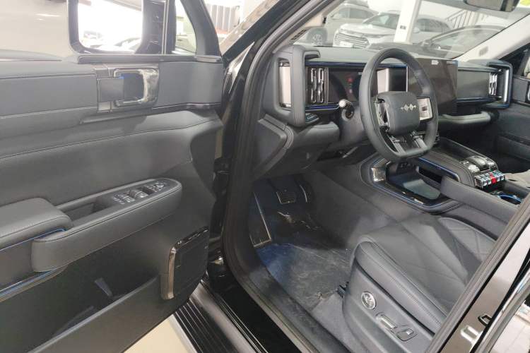 Used Formula Leopard 5 2025 TianShen Intelligent Driving Max Edition Interior 3