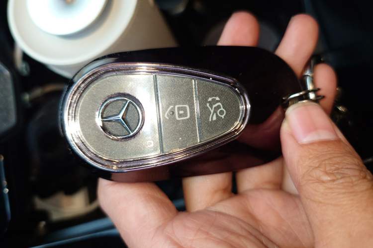Used Mercedes-Benz C-Class 2023 Restyled C 260 L Night Edition Sports Version Vehicle Key