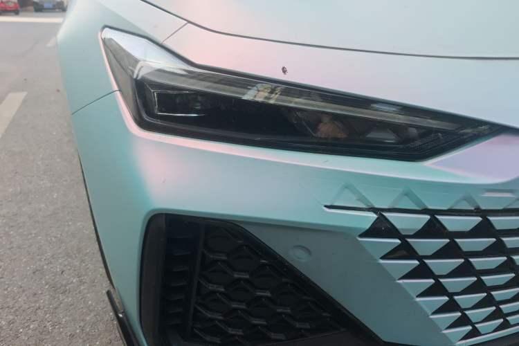 Used CHANGAN UNI-V 2022 2.0T Leading-Speed Edition Right Front Headlight