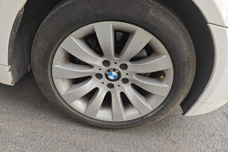 Used BMW 5 Series 2010 530Li Leading Model Right Front Wheel Hub