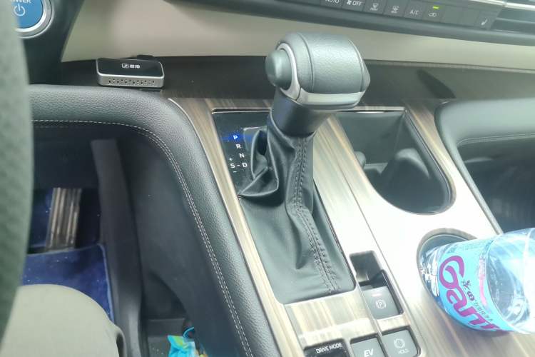 Used Toyota Granvia 2023 2.5L Hybrid Prestige PLUS Edition Gear Lever