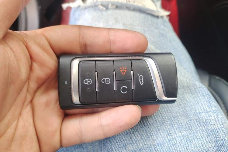 Used GAC Trumpchi GS8 2020 390T Two-Wheel Drive Luxury Smart Connectivity Version (7 Seats) Vehicle Key