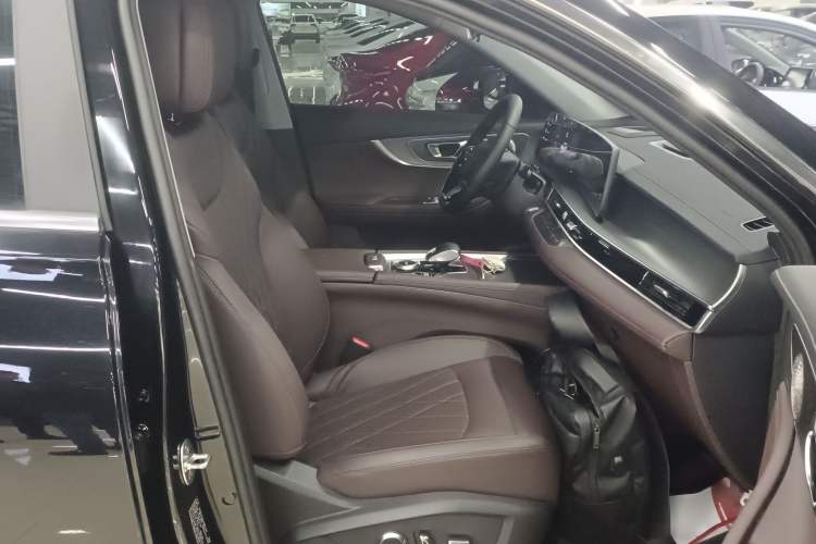 Used Chery Tiggo 8 PRO 2024 Champion Edition 390T Two-Wheel Drive Peak Version 5 Seats Right Front Seat