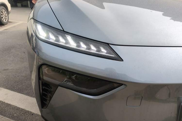 Used Dongfeng eπ eπ007 2024 200Pro Range-Extended Version Right Front Headlight