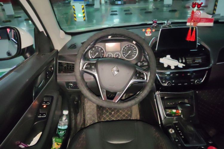 Used BORGWARD BX6 2018 28T Four-Wheel Drive GT Extreme Style Steering Wheel