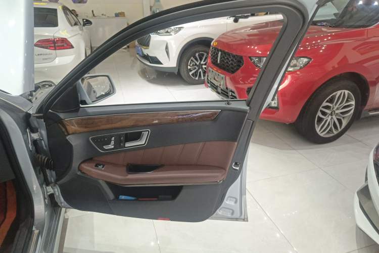 Used Mercedes-Benz E-Class 2014 E 260 L Luxury Model
