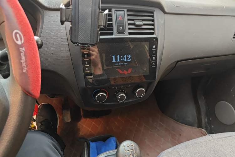 Used Wuling Rongguang S 2021 1.2L Standard Model Window-Sealed Car with Air Conditioning 2 Seats LSI