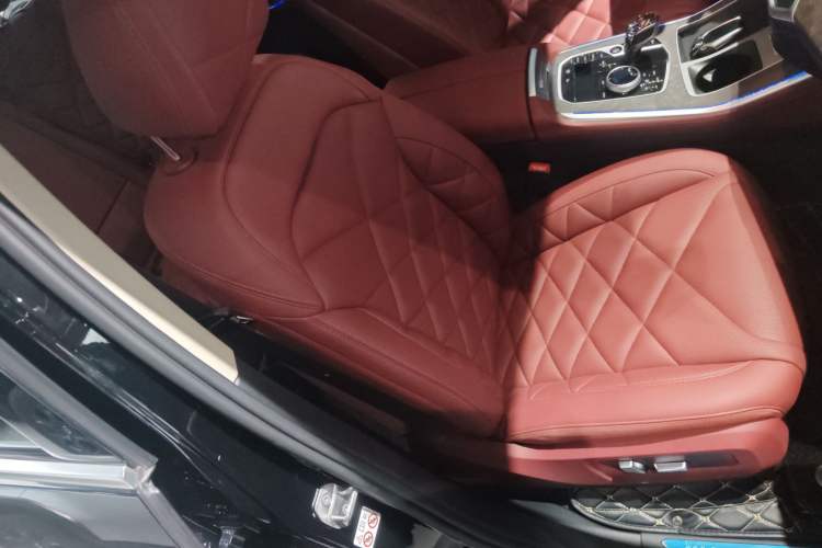 Used BMW X5 2022 xDrive 30Li Luxury M Sport Package