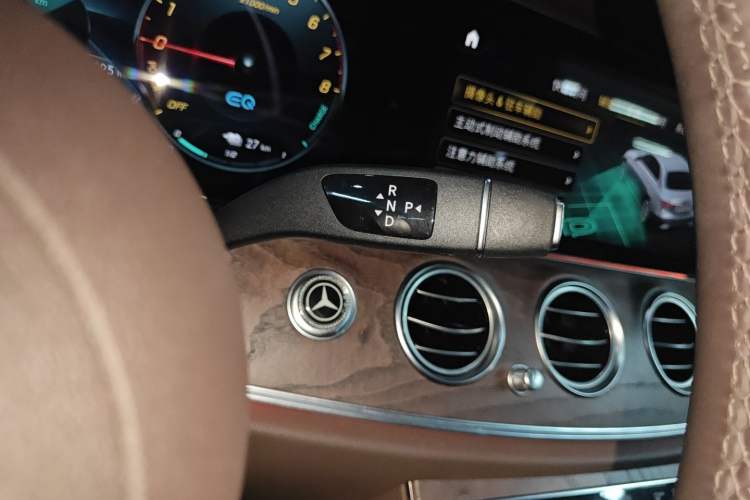 Used Mercedes-Benz E-Class New Energy 2022 Restyled E 350 e L Plug-in Hybrid Sedan Gear Lever