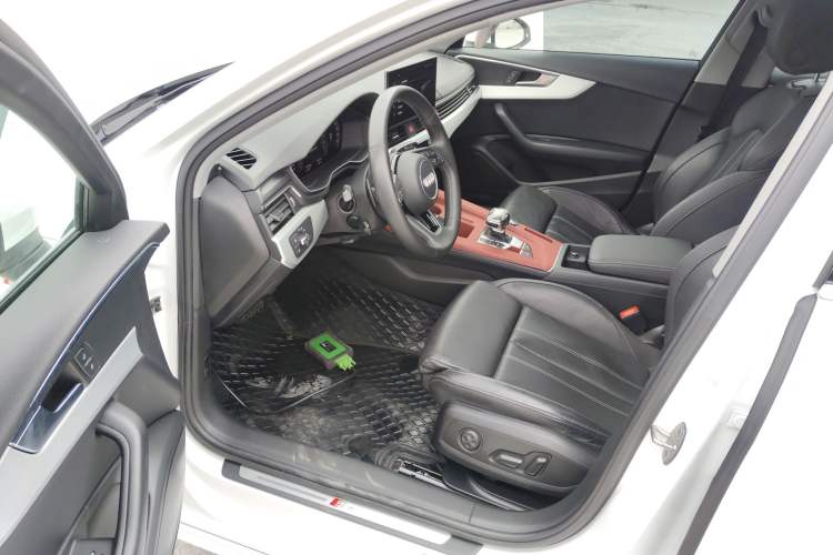 Used Audi A4L 2020 40 TFSI Luxury Dynamic Model
