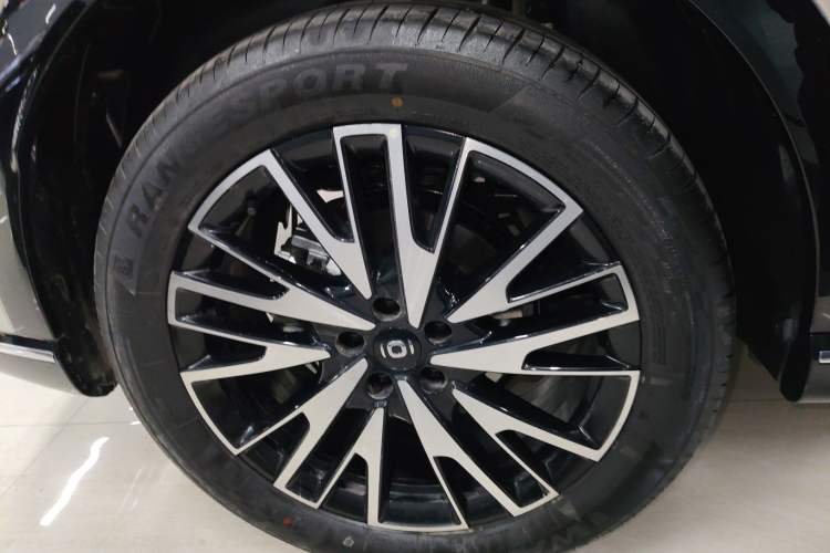 Used CHANGAN NEVO Q07 2025 215 Flagship Edition