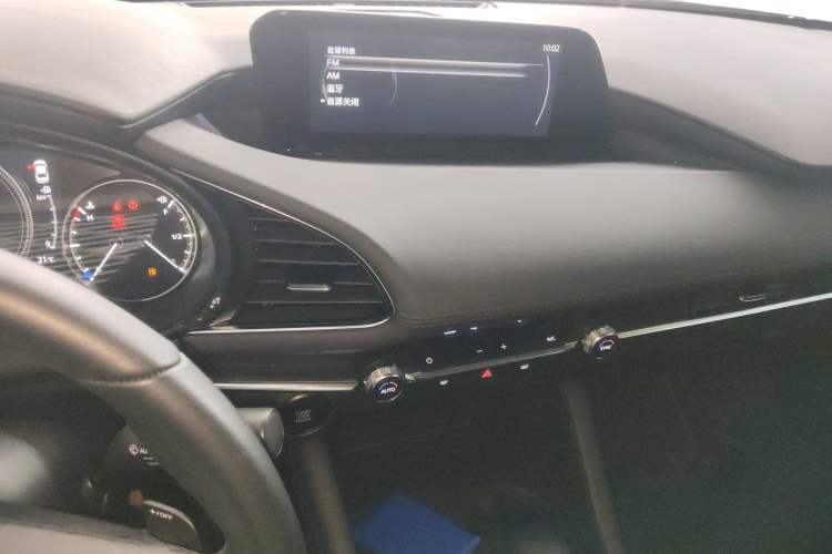 Used Mazda 3 Axela 2023 2.0L Automatic Zhiya Edition Audio And AC Panel