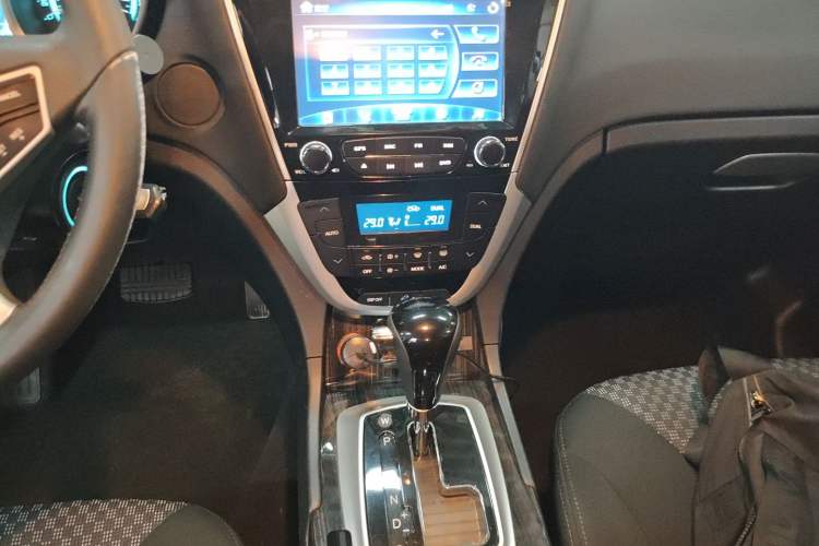 Used GAC Trumpchi GS5 Super 2015 2.0L Automatic Two-Wheel Drive Comfort Edition
